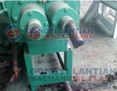 Charcoal extrude machine